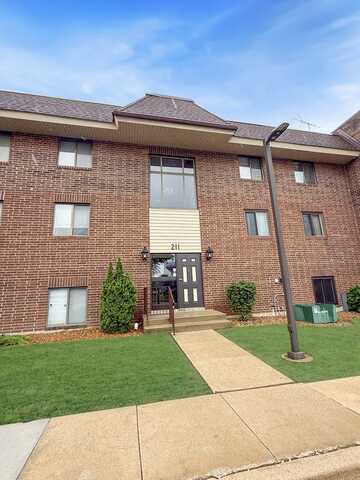 211 E Janata Boulevard, Lombard, IL 60148