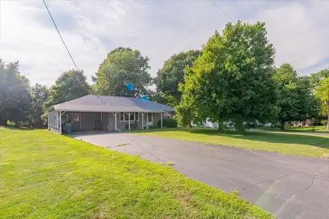 5547 Stone Road, Clinton, IL 61727