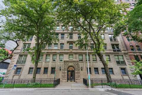 200 E Pearson Street, Chicago, IL 60611