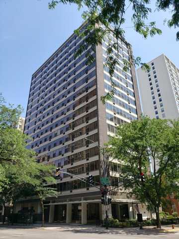 360 W Wellington Avenue, Chicago, IL 60657