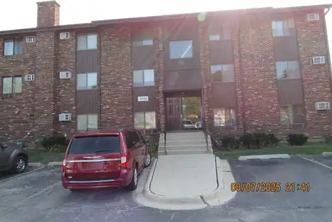 7725 Woodward Avenue, Woodridge, IL 60517