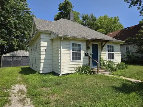 908 E Water Street, Urbana, IL 61802