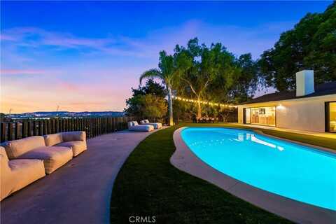 7024 Middlesbury Ridge Circle, West Hills, CA 91307