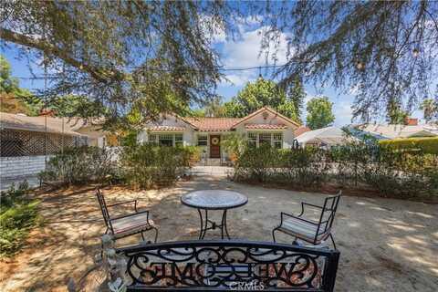 13621 Erwin Street, Van Nuys, CA 91401