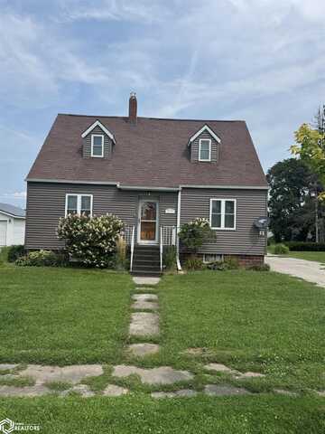 214 E Maple Street, Hubbard, IA 50122