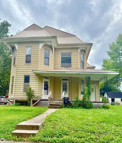 321 N C Street, Oskaloosa, IA 52577