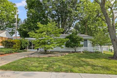 983 Roseland Road, Alliance, OH 44601