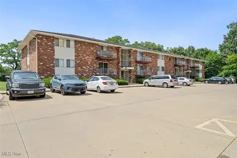 4383 Inner Circle Drive unit: B21, Brunswick, OH 44212