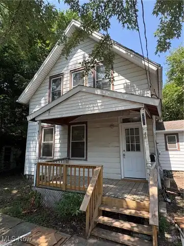 227 7th Street, Elyria, OH 44035