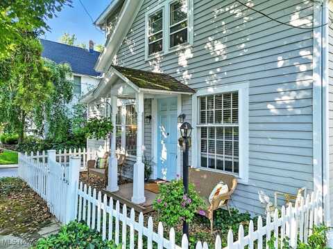 122 S Main Street, Chagrin Falls, OH 44022