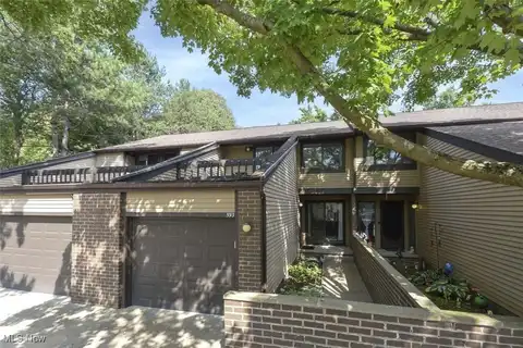 593 Dade Lane, Richmond Heights, OH 44143