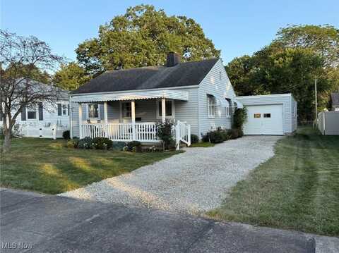 242 Lewis Avenue NW, New Philadelphia, OH 44663
