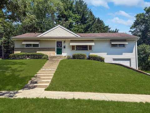 205 North Mernitz Avenue, Freeport, IL 61032