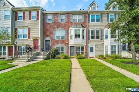 1271 Heath Court, Mahwah, NJ 07430