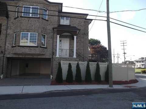811 Edgewood Lane B, Fort Lee, NJ 07024