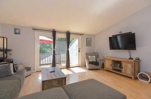 881 Mammoth Road, Manchester, NH 03104