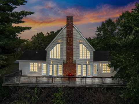 320 Sun Valley Road, Morristown, VT 05661