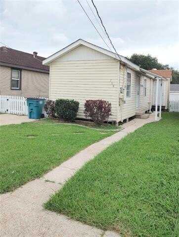 704 3RD Avenue, Harvey, LA 70058