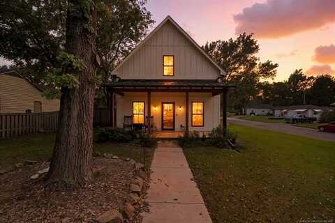 523 W Detroit Street, Broken Arrow, OK 74012