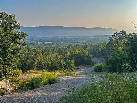 4 State Hwy 43, Clayton, OK 74536
