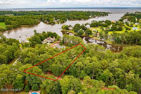 398 Smith Creek Road, Oriental, NC 28571