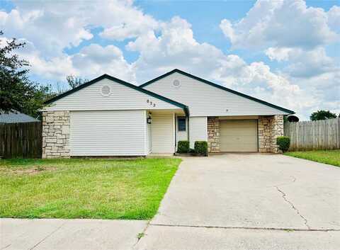 832 SE 14th Street, Moore, OK 73160