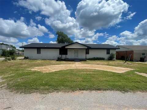 401 S Walnut Street, Custer City, OK 73639