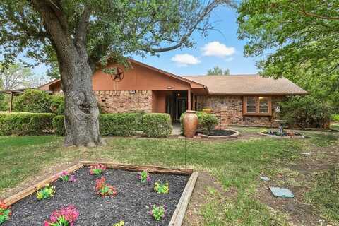 905 Clearview Street, Krum, TX 76249