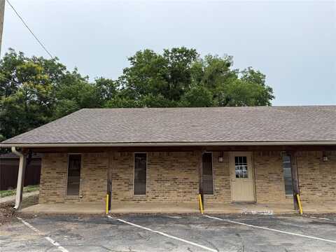 300 N Reagan Street, West, TX 76691