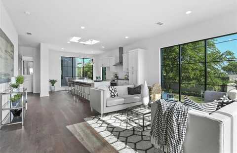 737 N Zang Boulevard, Dallas, TX 75208