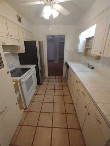 7700 Meadow Park Drive, Dallas, TX 75230
