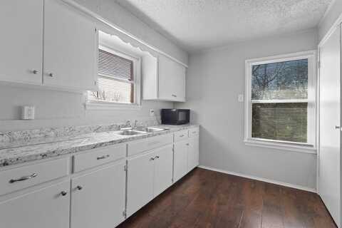 120 E Monterey Street, Denison, TX 75021