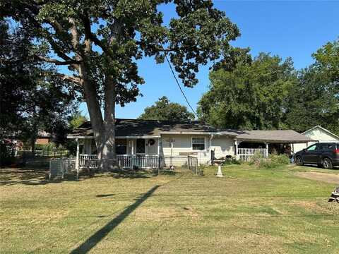 1017 N Spring, Grand Saline, TX 75140