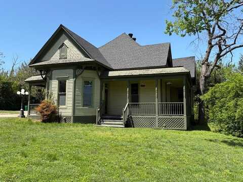 612 S Rogers Street, Waxahachie, TX 75165