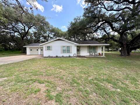 1342 Royal Oaks #1, Yorktown, TX 78164