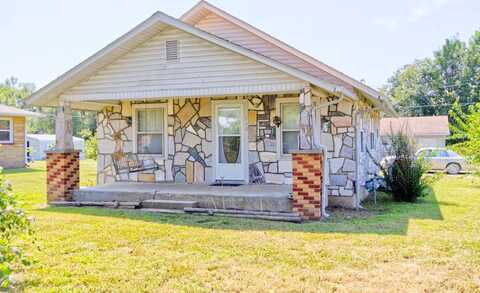 712 West Street, Stockton, MO 65785