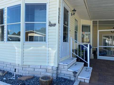 8100 Cedar Creek Dr, New Port Richey, FL 34653
