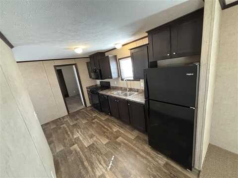 37 Lou Henry Lane, West Branch, IA 52358