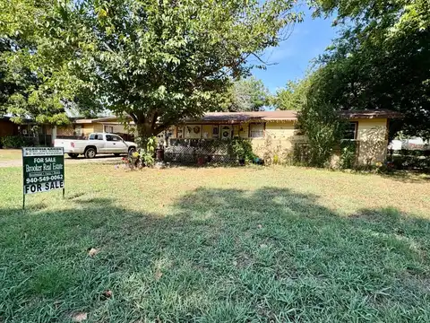 105 Gleese St, Graham, TX 76450