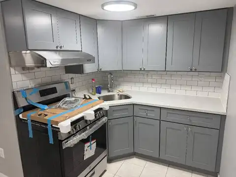 35 New Ln, Staten Island, NY 10305