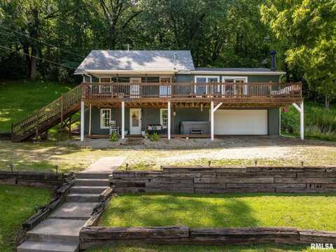 1204 N 2ND Street, Le Claire, IA 52753