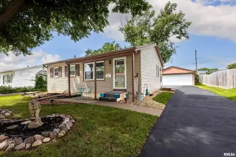 3514 GREENBRIER Drive, Bettendorf, IA 52722