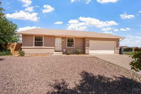 863 E Saunders Dr W, Pueblo West, CO 81007