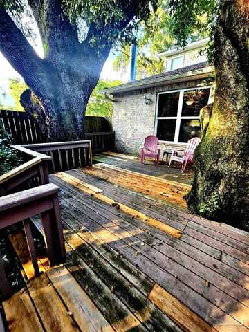 6148 The Oaks Ln, Pensacola, FL 32504
