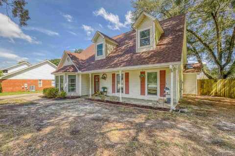 2702 Silhouette Dr, Cantonment, FL 32533