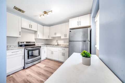 260 NW 19th St, Boca Raton, FL 33432