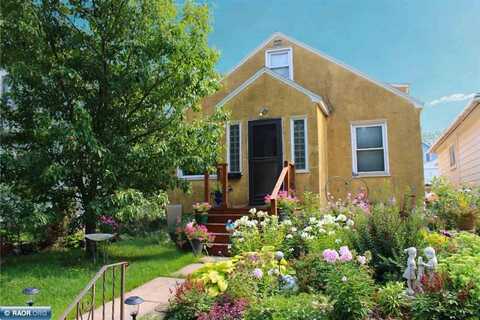 822 Summit St, Eveleth, MN 55734