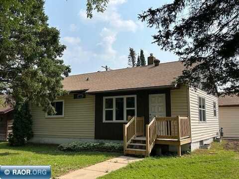 1602 E 25th St, Hibbing, MN 55746