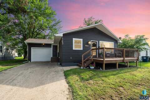 611 E 3Rd St St, Bridgewater, SD 57319