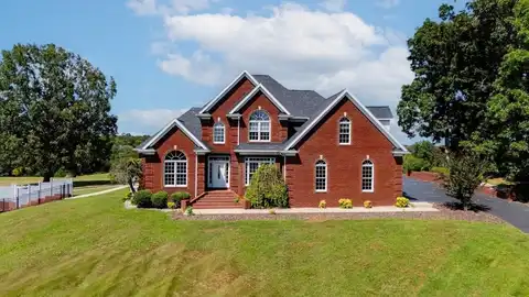 942 Hidden Valley Drive, Morgantown, KY 42261